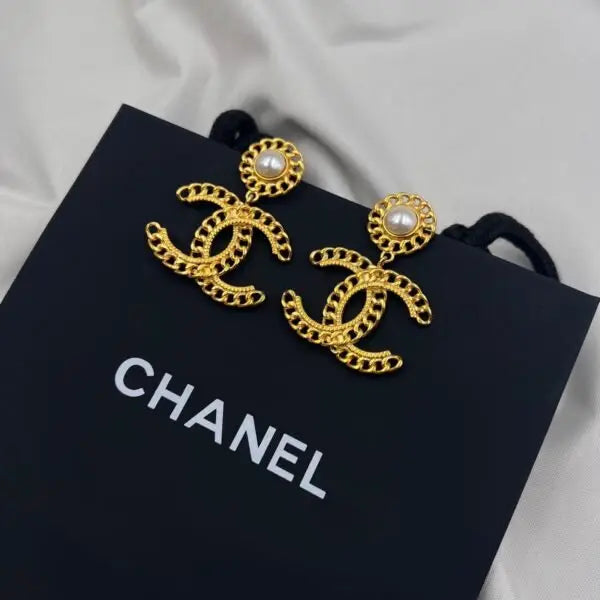 Everyday-Luxe Byzantine Inspired Crown with Interlocking Cc Pendant - view 7