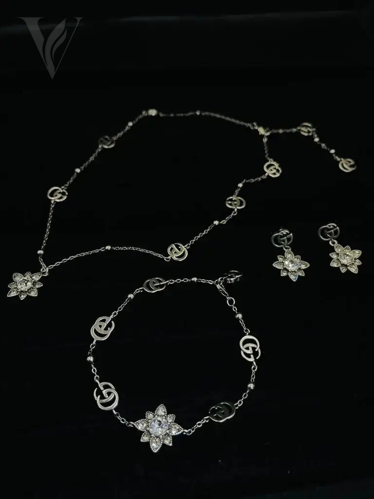 Gucci GG Flower Necklace Bracelet Set - Silver, Crystal – View 4
