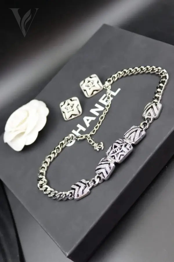 Chanel CC Logo Star Pendant Necklace Earrings Set – View 5
