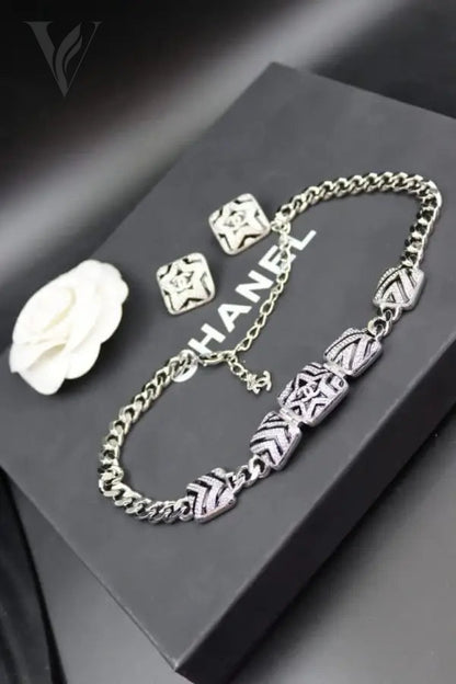 Chanel CC Logo Star Pendant Necklace Earrings Set – View 5