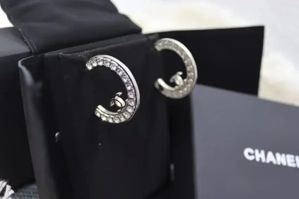 Clean-Finish Uno Pavé Earrings White Diamonds - view 4