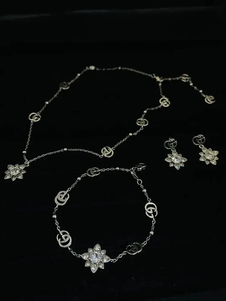 Modern GG Flower Crystal Necklace Bracelet Set Si Er - view 4