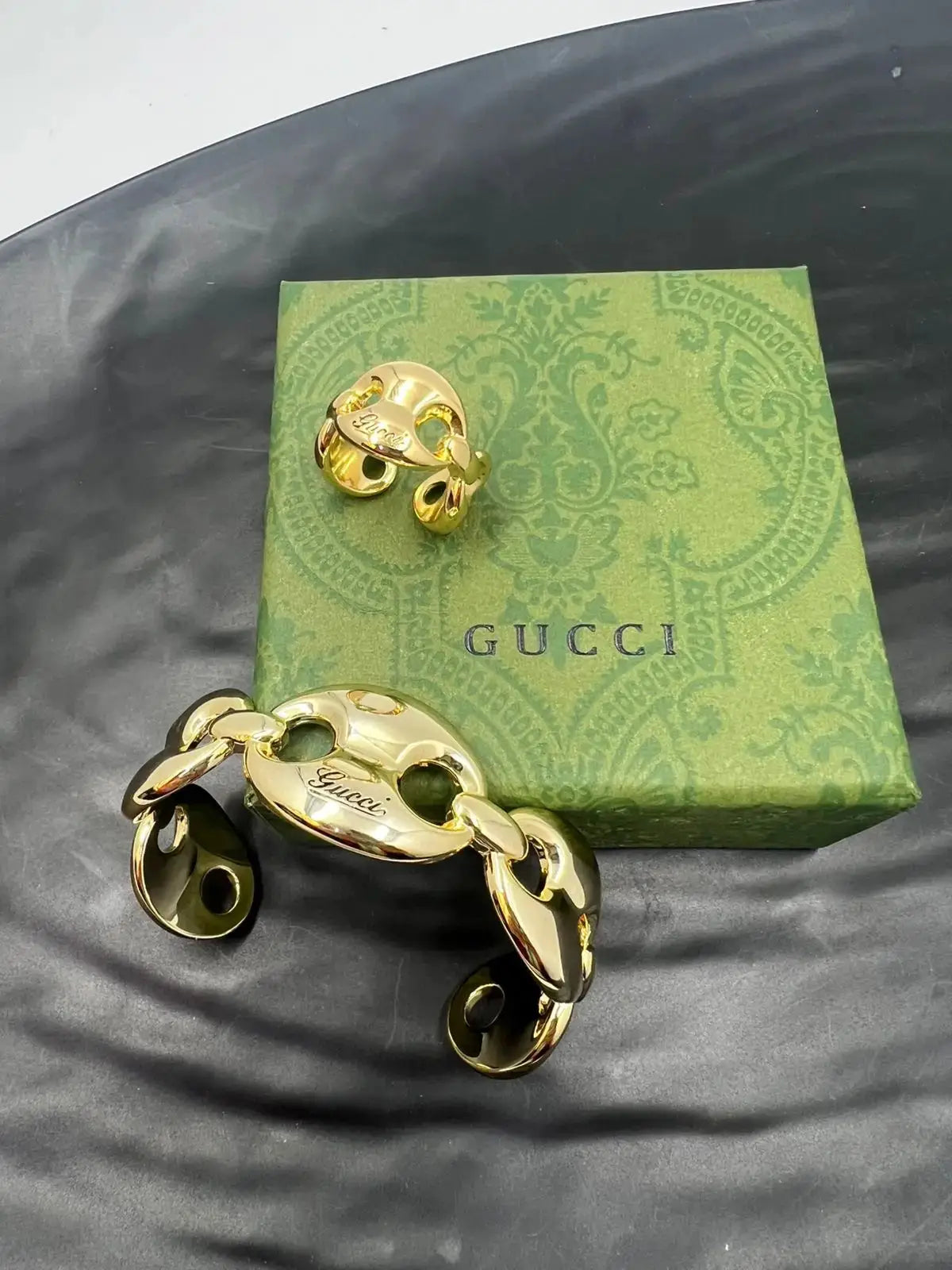 Dressy Oversized Link Bracelet Gold - view 4